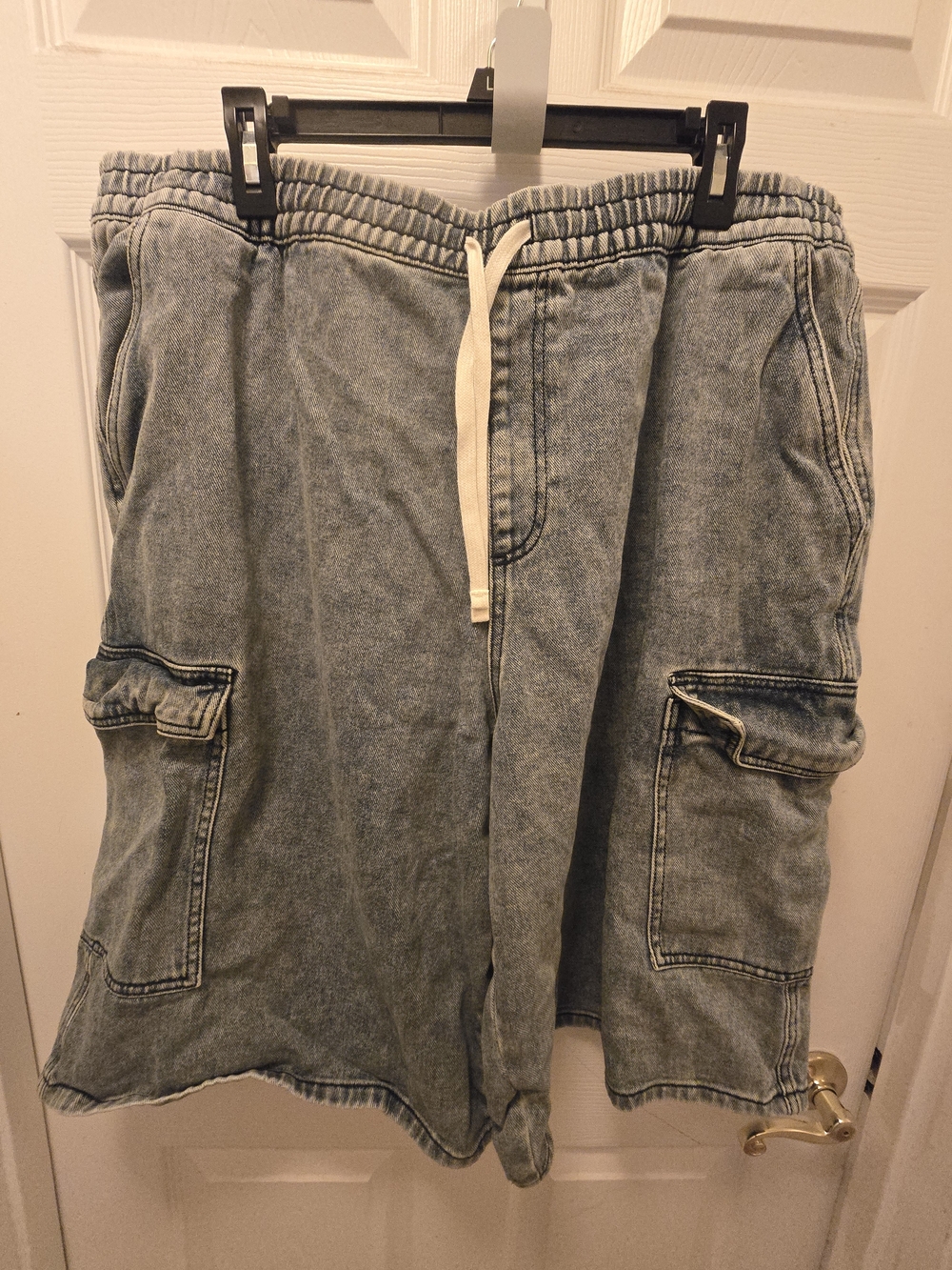 Fashion Nova Men's Light Wash Denim Cargo Shorts